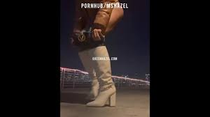 Ebony NYC Findom Public Piss