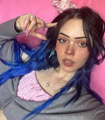 Billie Webb's Instagram, Twitter & Facebook