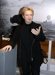 Andy Summers 2007 While Promoting His Book I Ll Be Watching You The Police Inside Out Andy Summers Police Cool Bands