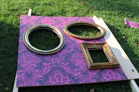 Learn how to make a diy floral photo booth frame with this simple and savvy tutorial from our partners at ftd. Diy Photo Booth Picture Wall For 10 Construction2style