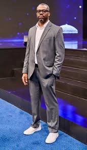 John 6:15. (NKJV) Therefore when Jesus perceived that they were about to  come and take Him by force to make Him king, He departed again to the  mountain by Himself alone. Jesus