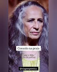 Meditação à Beira de um Poema Podei a roseira no momento certo e viajei  muitos dias, aprendendo de vez que se deve esperar biblicamente pela hora  das coisas. Quando abri a janela,