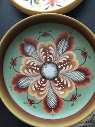 Rosemaling designs use c and s strokes and feature scroll and flowing. 150 Rosemaling By Brenda Rud Ideas Norwegian Rosemaling Rud Rosemaling Pattern