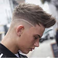 Eines steht fest, kurzhaarfrisuren sind und bleiben die begehrtesten frisuren, da die männerwelt unkomplizierte. 25 Frisuren Manner Geheimratsecken Zur Abdeckung Von Haarausfall In 2020 Jungs Frisuren Mannerhaare Manner Frisur Kurz