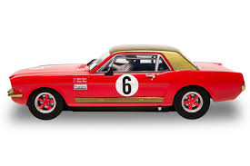 Kjøpe SCALEXTRIC Mustang Alan Mann Racing Henry Mann & Steve Soper