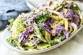 Kohlsalat Mit Tahin Zitronen Dressing Rezept Elle Republic Recipe Lemon Dressing Recipes Cabbage Salad Cabbage
