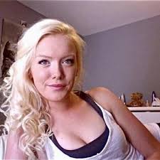 Candice Irwin's Instagram, Twitter & Facebook