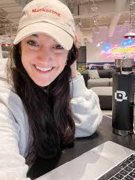 Beth Schmeisl's Instagram, Twitter & Facebook