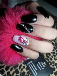 En un tip extra largo en punta estileto con curva c concierto a coffin para hacer un difuminado de color negro con nude!!!. Esculpidas Negras Unas Esculpidas Y Alisados Alejandra D Facebook
