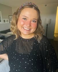 Isabella Mcleod's Instagram, Twitter & Facebook