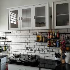 Lemari dapur gas penyangga gas spring harga kabinet pintu. Deko Dapur Hitam Putih Dengan Penggunaan Kabinet Gabungan Besi Tin Hias My
