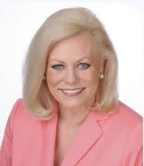 Amber Hipp's Instagram, Twitter & Facebook