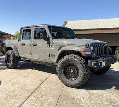 The gladiator interior is born from an endless pursuit of perfection, combining available premium materials, a rugged design and an obsession with detail. H T W On Instagram 2021 Jeep Jeepgladiator Jeeplife Jeeplove Maxtracsuspension Warnindustries 17 Warn Wh Jeep Gear Jeep Gladiator Jeep Gladiator 35s