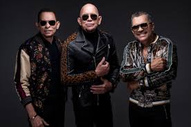 Los Hermanos Rosario continue to demonstrate their swing in "Pasarela" -  Kariculture