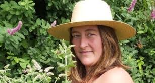 Joni Wellness's Instagram, Twitter & Facebook