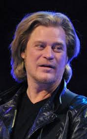 DARYL HALL* **"NBA All-Star Saturday Night  2002"💋💗👍😉🌟🌟🌟🌟🌟**FAN**tastic ! (Pic1). Beautiful photo 🎸🎤🎶🎷❤💞 