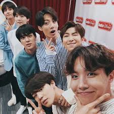 Pin de Michelle Bonnell-Brinton en BTS