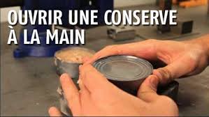 Decouvrez Comment Ouvrir Ses Boites De Conserve Sans Utiliser D Ouvre Boite Ouvre Boite Trucs Et Astuces Astuce Rangement