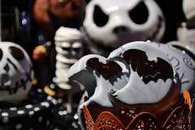 Check out our best info and tips about halloween at disneyland in 2020, from what foods to expect, to ride overlays and beyond. Halloween Time Desserts At Disneyland Mommy In Los Angeles