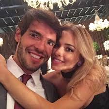 Carol dias e kak á / foto. Namorada De Kaka Posa Sem Maquiagem E Leva Fas A Loucura Queria Ser Linda Assim Fotos R7 Futebol