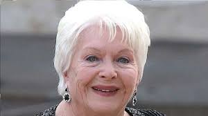 Line Renaud, transportée aux urgences