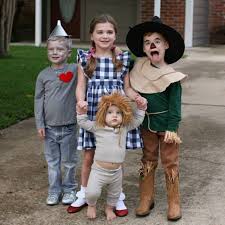 This list has options for just about every character from the classic tale, including tutorials for dorothy, toto, glinda the good witch, and the wicked witch of the west. Diy Group Halloween Costumes C R A F T