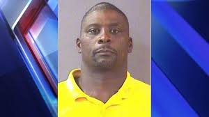 Former Colts fullback arrested for allegedly slashing wife with kitchen  knife