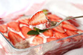 Erdbeertiramisu Ein Veganes Rezept Von Kleinstadthippie Vegan Food Erdbeertiramisu Rezepte Tiramisu Rezept