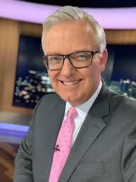 Happy Friday to you!! Are you ready for the weekend...big plans?! Well,  Mary King and I are decked out in pink this morning in celebration of  tomorrow's Race for the Cure!! Hope