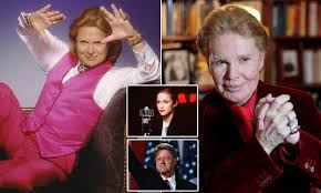 Si bien se ha formado en pedagogía, psicología y farmacia, se ha dedicado a la clarividencia desde hace. Astrologer Walter Mercado Who Said Bill Clinton Would Win Election And Madonna Would Play Evita Dies Daily Mail Online