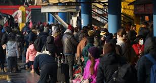 Son 21 comunas de la región metropolitana las que avanzarán a preparación (fase 3) desde este lunes 04 de enero de 2021 a partir de las 05:00 horas. Nopz6k0tej6x0m