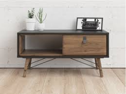 Der couchtisch mit schublade und glasplatte unterstreicht einen mondänen sowie modernen wohnstil. Couchtisch Nussbaum Online Bestellen Bei Yatego