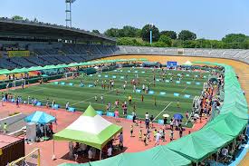 경기가 진행되는 공간인 축구 피치 (football pitch)의 규격은 터치라인의 길이 90~120 미터, 골라인의 길이 45~90 미터로 유동적이다. ì˜¬íŒì¶•êµ¬ìž¥ ì˜¨ë¼ì¸ì˜ˆì•½ì‹œìŠ¤í…œ