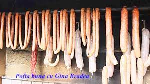 Bine condimentati, realizati din amestec de carne tocata, de porc si de vita, acesti carnati se consuma ca atare, cu diverse alte preparate. Carnati De Casa Traditionali Din Carne De Porc Sau Porc Si Vita Youtube