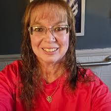 Who offers DTF printing services or design?