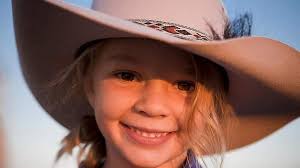 Jayne Everett's Instagram, Twitter & Facebook