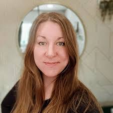 Lori Licht's Instagram, Twitter & Facebook