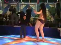 رقص شرقي بالمؤخرة نآآآآآار‎ YouTube 144p - video Dailymotion