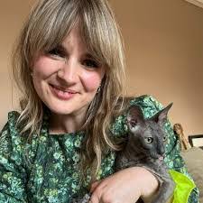 Lesley Baron's Instagram, Twitter & Facebook