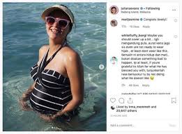Wajah terkini anak che puan juliana evans, tengku kamiliah bersama sepupunya, tengku kamariah raih tumpuan peminat. Tengah Mengandung Silalah Jaga Aurat