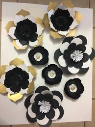 Backdrop Black And Gold Diy Party Decorations Paper Flowers In Black Gold And White Black And Gold Party Decorations Gold Party Decorations Diy White Paper Flowers