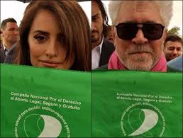 Los pañuelos verdes tomaron la alfombra roja de Cannes antes de la  proyección de «Que sea ley»