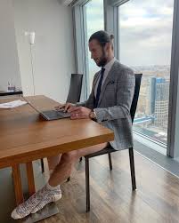 Celia jaunat w kostiumie własnego projektu! Grzegorz Krychowiak On Twitter Typical Home Conversation Via Skype Stylizacja Na Rozmowe Przez Skype W Domu W Balamonte Tez Mamy Takie Rozwiazania Https T Co Slyrz3cb8y
