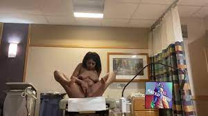Free Solo Female Sneaky Public Masturbation Porn Video - Ebony 8