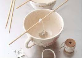 La Recette Maison Pour Faire Des Bougies Parfumees Naturelles Comment Faire Une Bougie Bougies Tasse A The Bougies Fait Maison