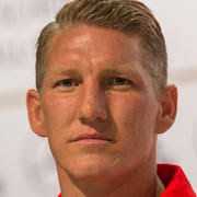 Zu beginn seiner karriere spielte er hauptsächlich. Bastian Schweinsteiger Liebeserklarung An Ana In Til Schweigers Doku