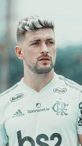 Veja mais ideias sobre cabelo loiro, cabelo, loiro. 89 Ideias De Jogadores De Futebol Em 2021 Jogadores De Futebol Futebol Fotos De Flamengo