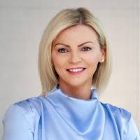 Claire Mcintyre's Instagram, Twitter & Facebook