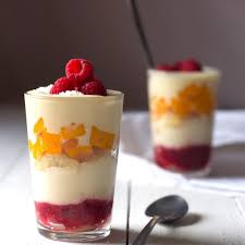 Le Printemps Nous Fait L Honneur D Une Petite Visite Ca Donne Envie D Une Douceur Aerienne Et Parfumee Tiramisu Recette Tiramisu Exotique Tiramisu Classique