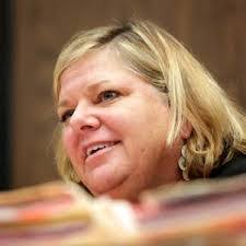 Loretta Worthington's Instagram, Twitter & Facebook